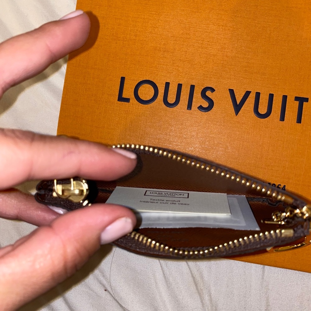 LOUIS VUITTON monogram key pouch - Picture 5 of 7